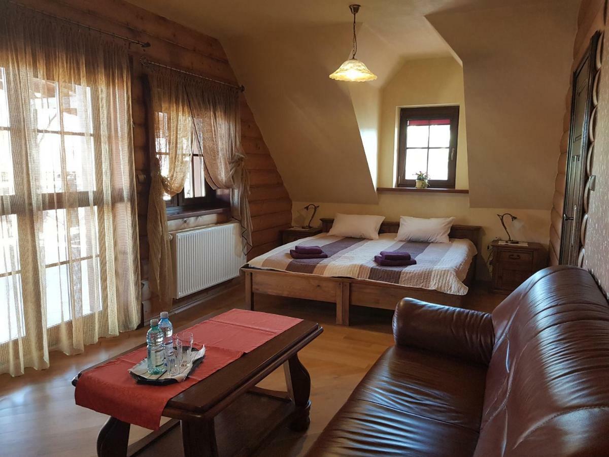 Stary Lwow Bed & Breakfast Korczyna  Dış mekan fotoğraf