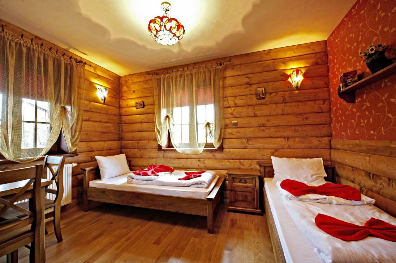 Stary Lwow Bed & Breakfast Korczyna  Dış mekan fotoğraf